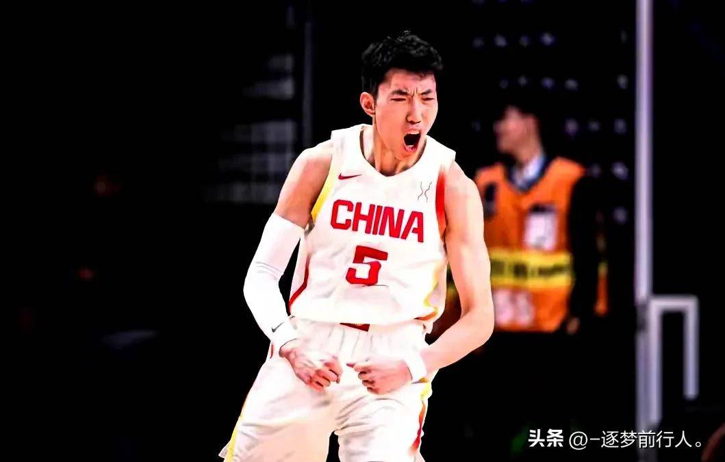 勇往直前,球队在比赛中展现出无可比拟的实力! 勇往直前,球队在比赛中展现出无可比拟的实力!