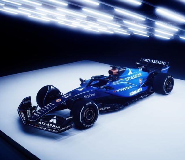 阿斯顿马丁轻取红牛二队,汉密尔顿点燃赛场 阿斯顿马丁轻取红牛二队,汉密尔顿点燃赛场