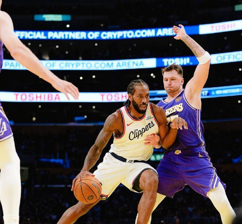 湖人完胜骑士,麦科勒姆关键制胜 湖人完胜骑士,麦科勒姆关键制胜