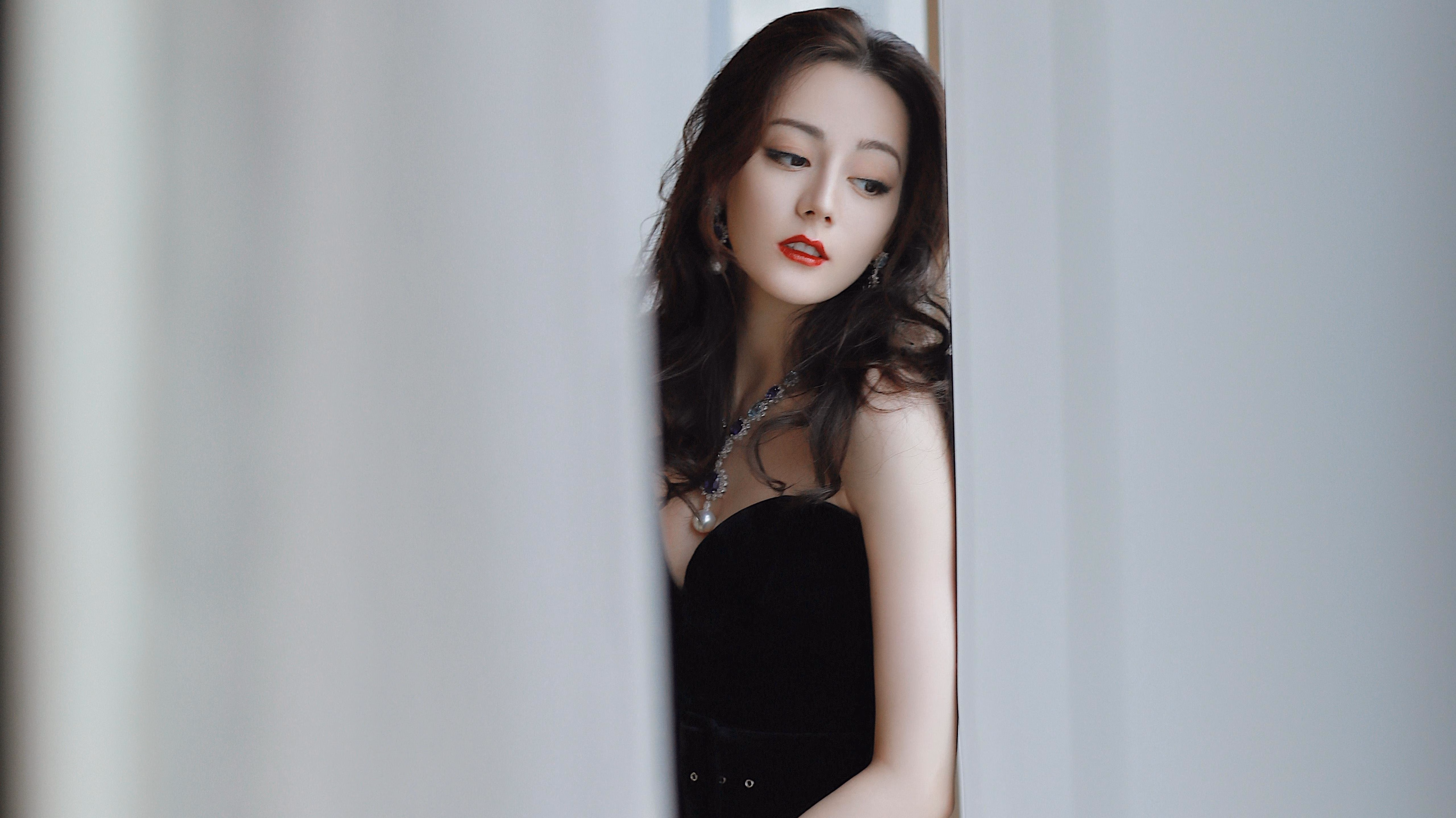 打破壁垒，当阿根廷队长梅西与埃及队的内马尔在元宇宙决赛相遇